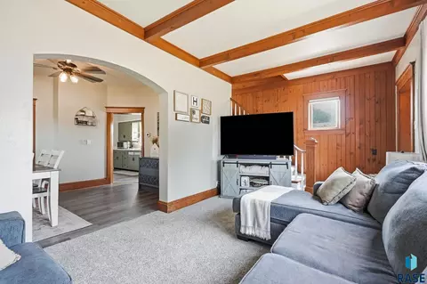 718 E 4th St, Dell Rapids, SD 57022 photo 5