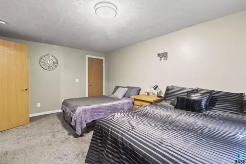 Bedroom - N Steven St, Worthing, SD 57077 photo 5 of 6