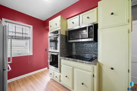 910 S 3rd Ave, Sioux Falls, SD 57104 photo 12