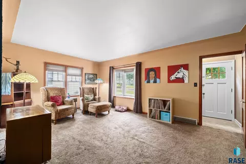 910 S 3rd Ave, Sioux Falls, SD 57104 photo 6