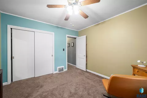 910 S 3rd Ave, Sioux Falls, SD 57104 photo 20