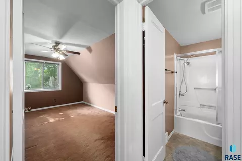 910 S 3rd Ave, Sioux Falls, SD 57104 photo 36