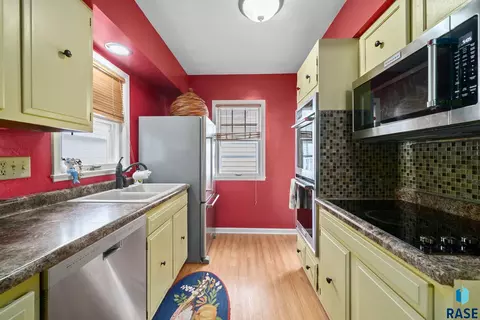 910 S 3rd Ave, Sioux Falls, SD 57104 photo 13