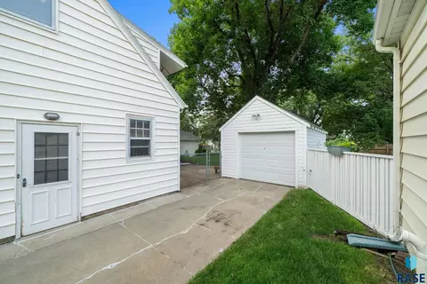 910 S 3rd Ave, Sioux Falls, SD 57104 photo 49