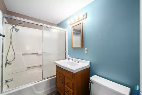 910 S 3rd Ave, Sioux Falls, SD 57104 photo 37