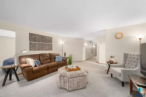 Living - 27210 Lovely Pl, Tea, SD 57064 photo 7 of 8