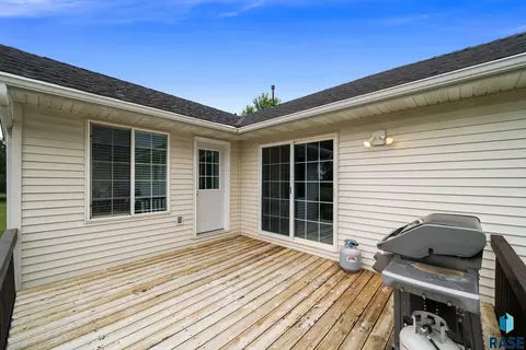 Exterior - 27210 Lovely Pl, Tea, SD 57064 photo 4 of 8