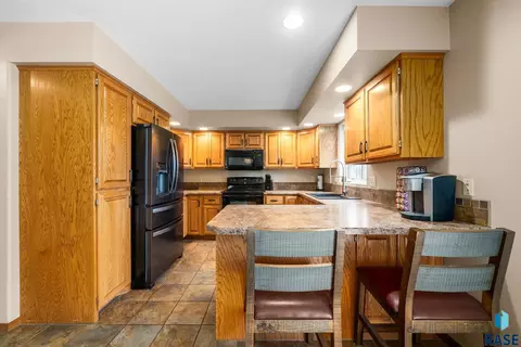 Kitchen - 27210 Lovely Pl, Tea, SD 57064 photo 5 of 5