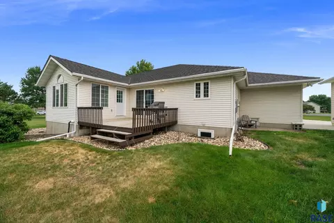 Exterior - 27210 Lovely Pl, Tea, SD 57064 photo 6 of 8