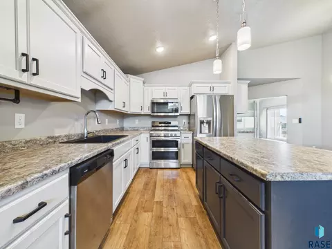 Kitchen - 905 Fanning St, Tea, SD 57064 photo 2 of 5