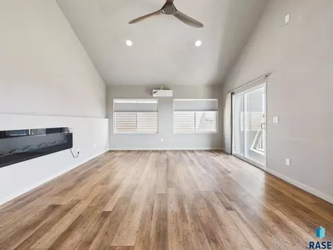 Living - 905 Fanning St, Tea, SD 57064 photo 5 of 12