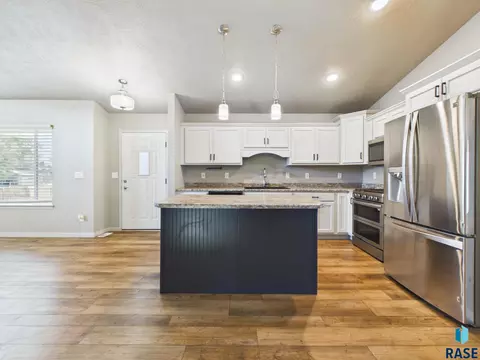 Kitchen - 905 Fanning St, Tea, SD 57064 photo 4 of 5