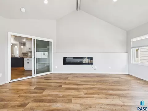 Living - 905 Fanning St, Tea, SD 57064 photo 9 of 12