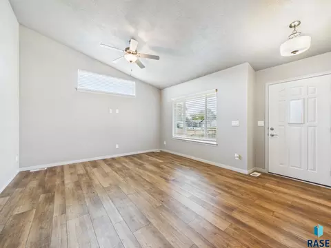 Living - 905 Fanning St, Tea, SD 57064 photo 1 of 12