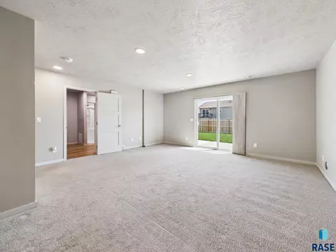 Living - 905 Fanning St, Tea, SD 57064 photo 12 of 12