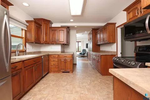 Kitchen - 28793 457th Ave, Viborg, SD 57070 photo 1 of 3
