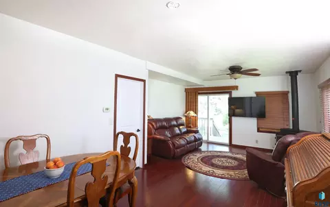 Living - 28793 457th Ave, Viborg, SD 57070 photo 4 of 5