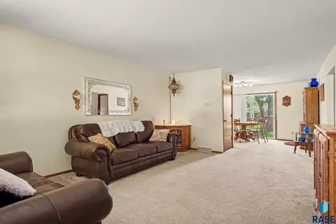 Living - 413 SE 8th St #4, Madison, SD 57042 photo 2 of 3