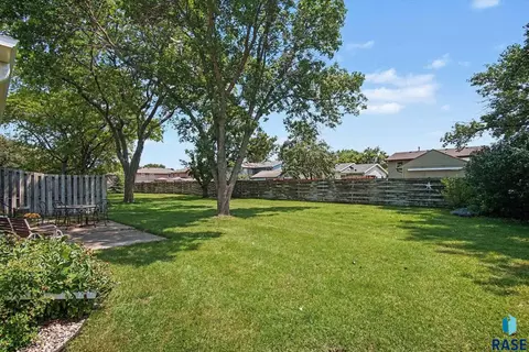 Exterior - 413 SE 8th St #4, Madison, SD 57042 photo 7 of 7