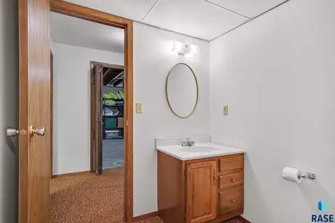 Bath - 413 SE 8th St #4, Madison, SD 57042 photo 3 of 3