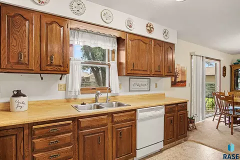Kitchen - 413 SE 8th St #4, Madison, SD 57042 photo 1 of 3