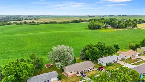 View/Area - 1008 4th St, Garretson, SD 57030 photo 5 of 9