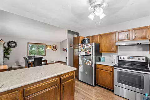 Kitchen - 1008 4th St, Garretson, SD 57030 photo 3 of 7