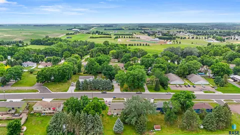 View/Area - 1008 4th St, Garretson, SD 57030 photo 6 of 9