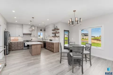 Dining - 2700 N Sylvan Cir, Tea, SD 57064 photo 1 of 1
