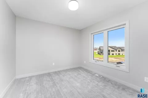 Bedroom - 2700 N Sylvan Cir, Tea, SD 57064 photo 4 of 4