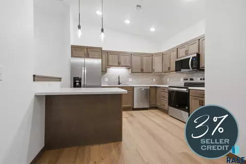 9120 W Ark Pl, Sioux Falls, SD 57106
