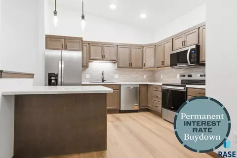 9120 W Ark Pl, Sioux Falls, SD 57106
