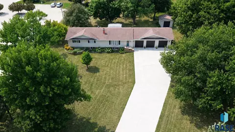 1305 N Kniss Ave, Luverne, MN 56156