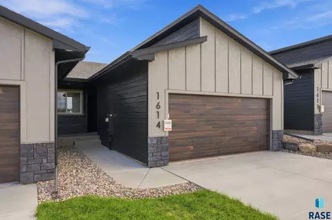 1614 N Tillie Ave, Sioux Falls, SD 57110