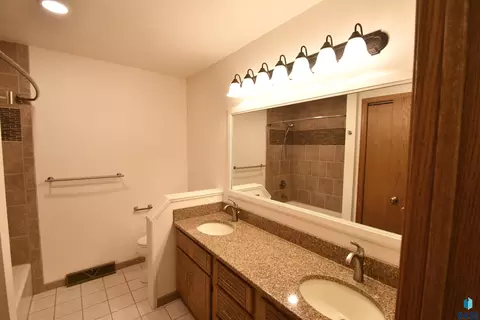 Bath - 2421 E Marson Dr, Sioux Falls, SD 57103 photo 1 of 3