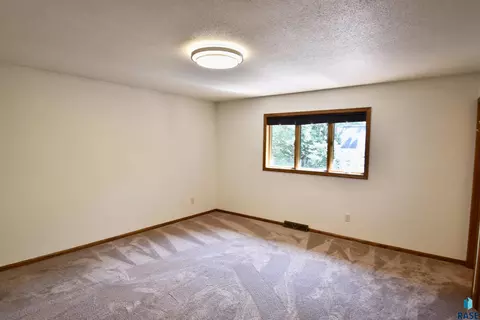 Bedroom - 2421 E Marson Dr, Sioux Falls, SD 57103 photo 3 of 5