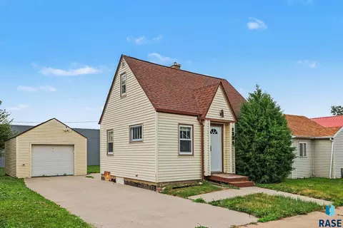 1305 E 12th St, Sioux Falls, SD 57103 photo 2