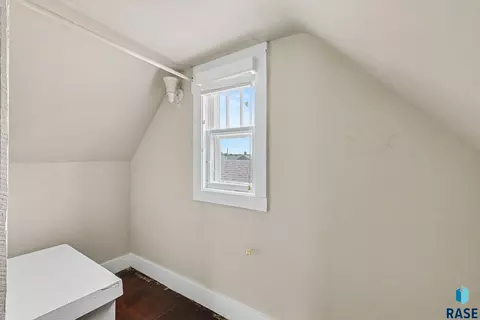 1305 E 12th St, Sioux Falls, SD 57103 photo 15