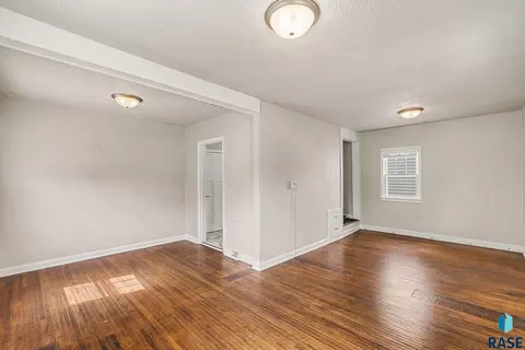 1305 E 12th St, Sioux Falls, SD 57103 photo 9