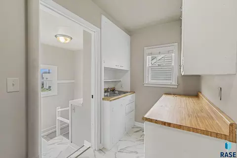1305 E 12th St, Sioux Falls, SD 57103 photo 5