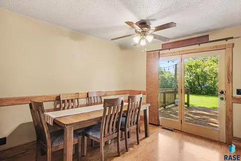 7713 E 38th St, Sioux Falls, SD 57110 photo 5