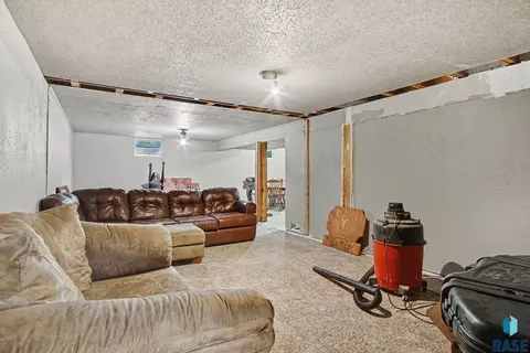 7713 E 38th St, Sioux Falls, SD 57110 photo 17
