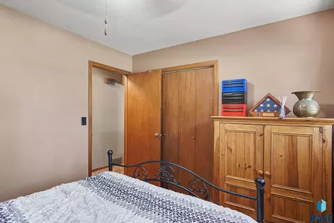 7713 E 38th St, Sioux Falls, SD 57110 photo 11