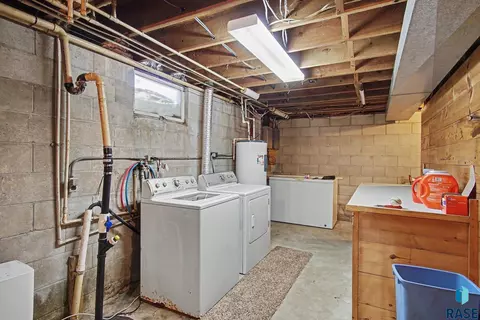 7713 E 38th St, Sioux Falls, SD 57110 photo 18
