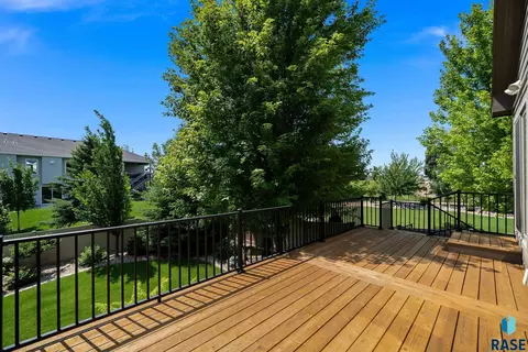 Exterior - 7309 E Donnelly Dr, Sioux Falls, SD 57110 photo 6 of 19