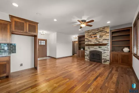 Living - 7309 E Donnelly Dr, Sioux Falls, SD 57110 photo 5 of 10