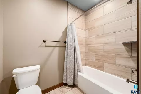 Bath - 7309 E Donnelly Dr, Sioux Falls, SD 57110 photo 6 of 6