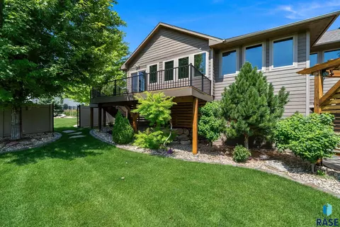 Exterior - 7309 E Donnelly Dr, Sioux Falls, SD 57110 photo 12 of 19