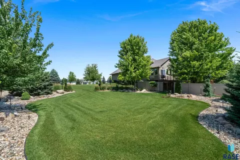 Exterior - 7309 E Donnelly Dr, Sioux Falls, SD 57110 photo 14 of 19