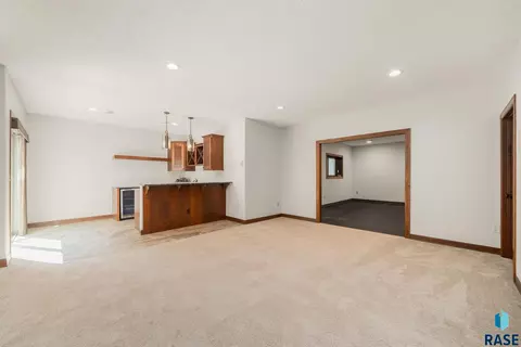 Living - 7309 E Donnelly Dr, Sioux Falls, SD 57110 photo 9 of 10